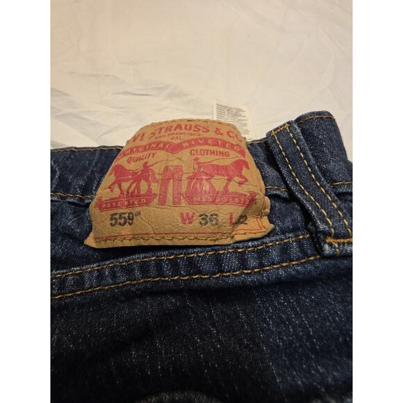 Levis Men's 559 Size 36x32 Dark Wash Jeans - Picture 4 of 5